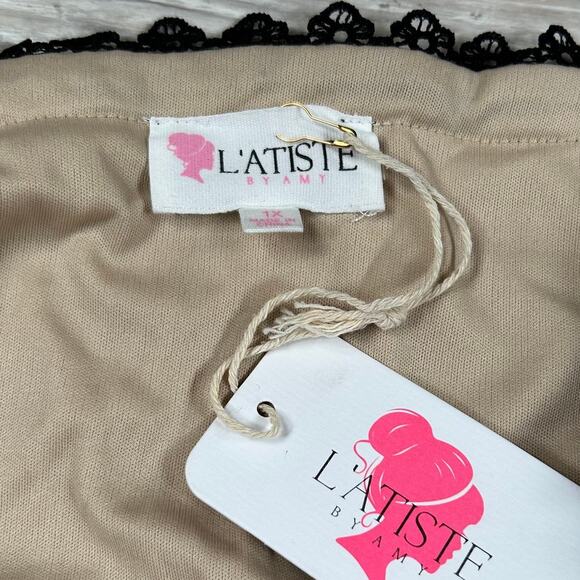 NWT L'atiste by Amy Black Nude Ruched Lace Mesh Long Sleeve Mini Dress- Size 1X - Picture 8 of 10